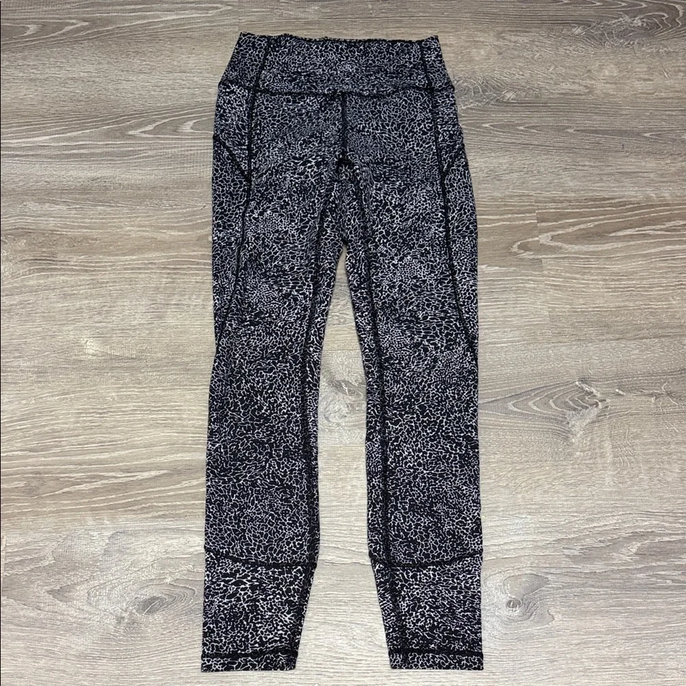 Lululemon black Patterned Leggings